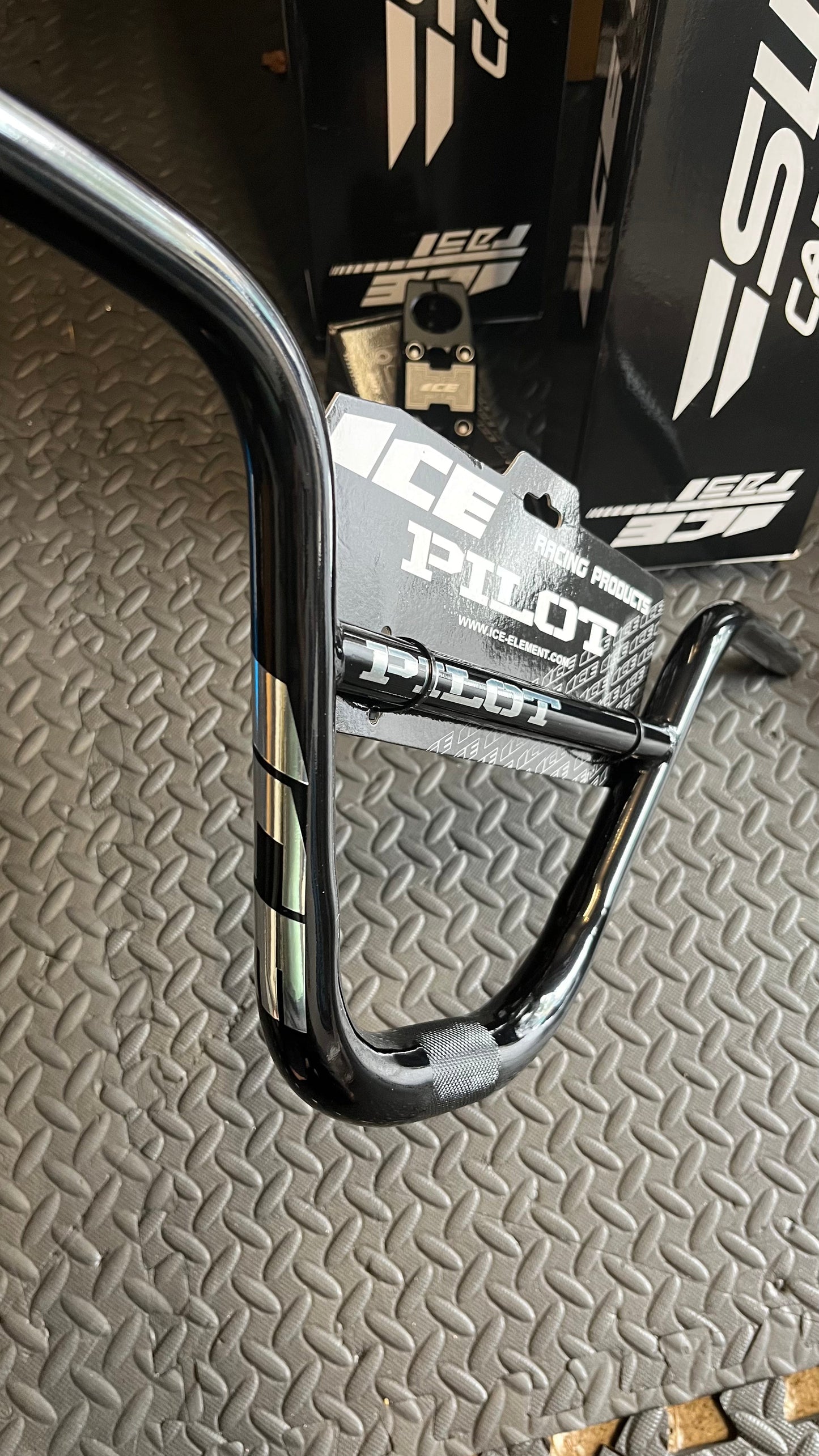 PILOT HANDLEBARS